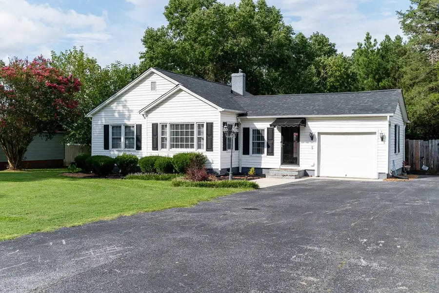 616 NW Old Abbeville Hwy, Greenwood, SC 29649 - #2