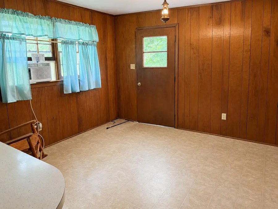 746 Seneca St, Calhoun Falls, SC 29628 - #2