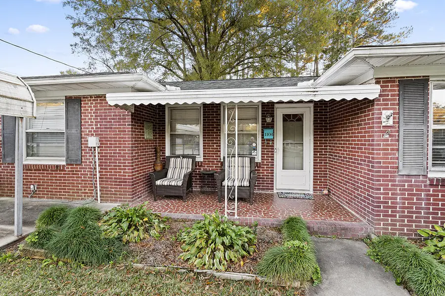 1104 Jefferson St, Greenwood, SC 29646 - #2