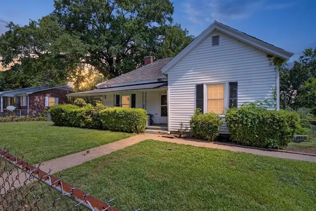 26 W Main St, Ware Shoals, SC 29692 - #1