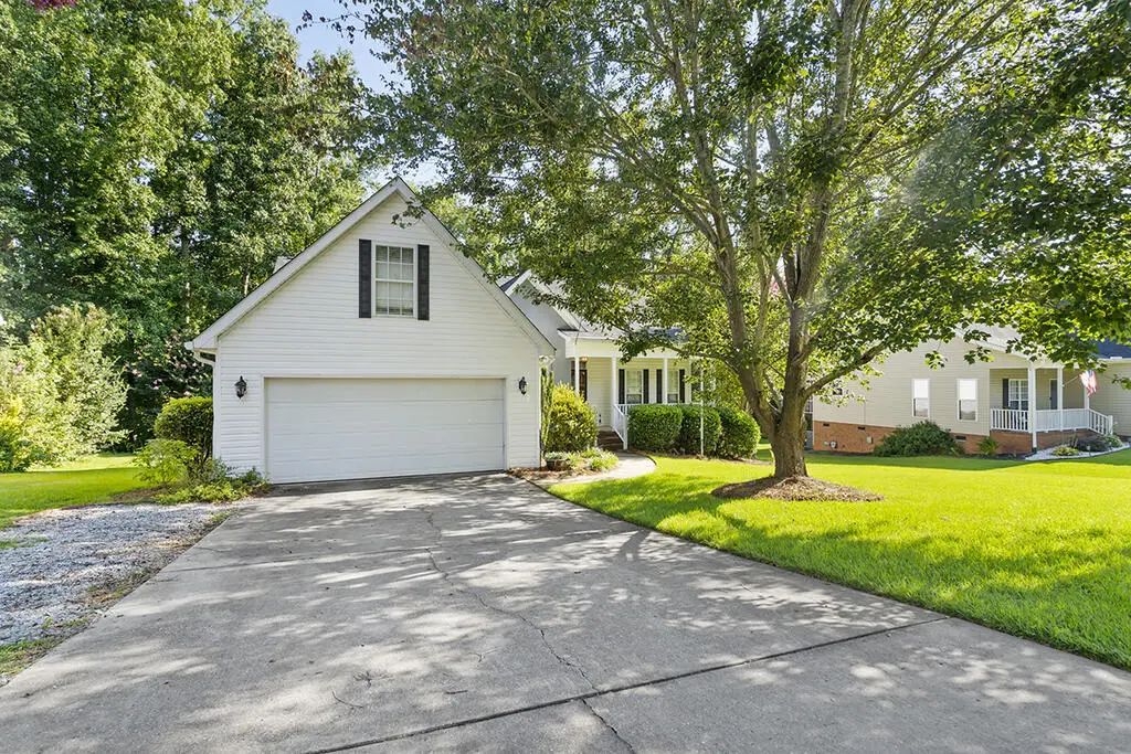 251 Oak Ridge Dr, Greenwood, SC 29649 - #1