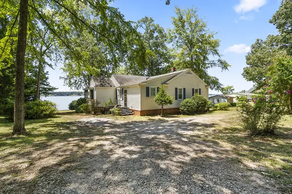 2283 Pineland Shores Cir, Cross Hill, SC 29332