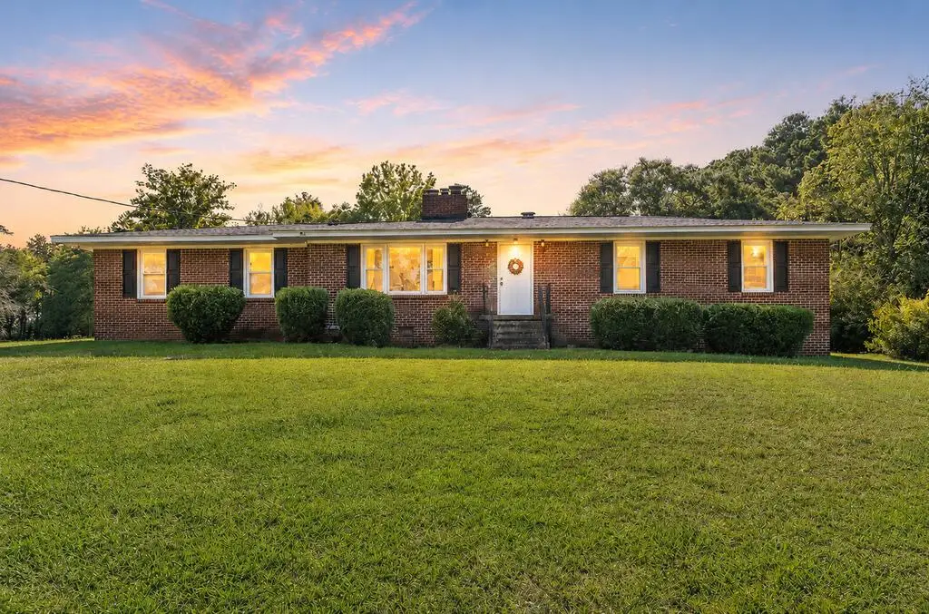 114 Brookhaven Dr, Greenwood, SC 29646 - #1