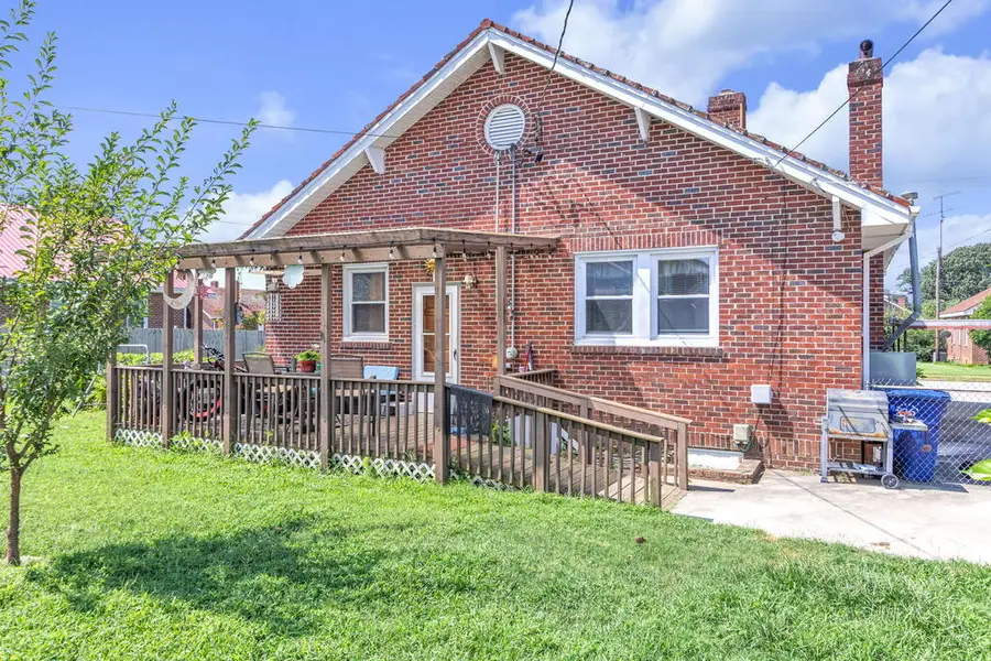 95 Kitson St, Ninety Six, SC 29666 - #3