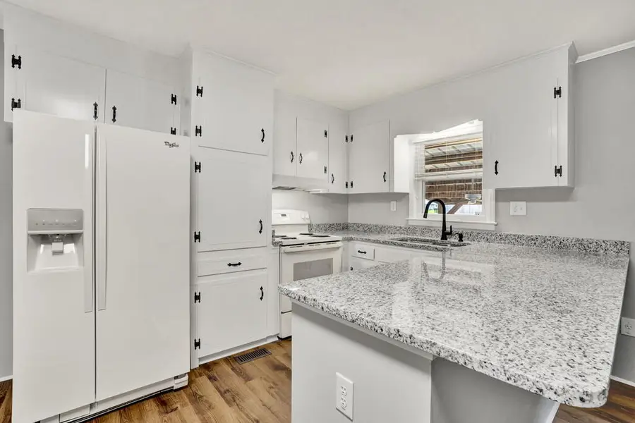 109 Hitt St, Greenwood, SC 29649 - #3