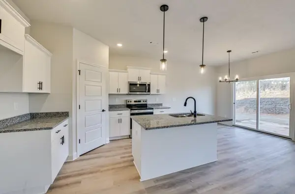 113 Burberry Cir, Greenwood, SC 29646