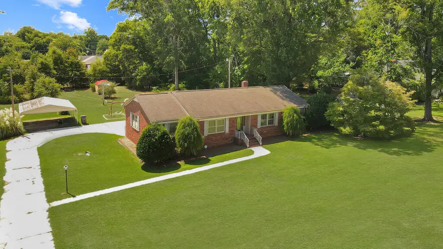 500 Marshall Avenue, Abbeville, SC 29620 - #2