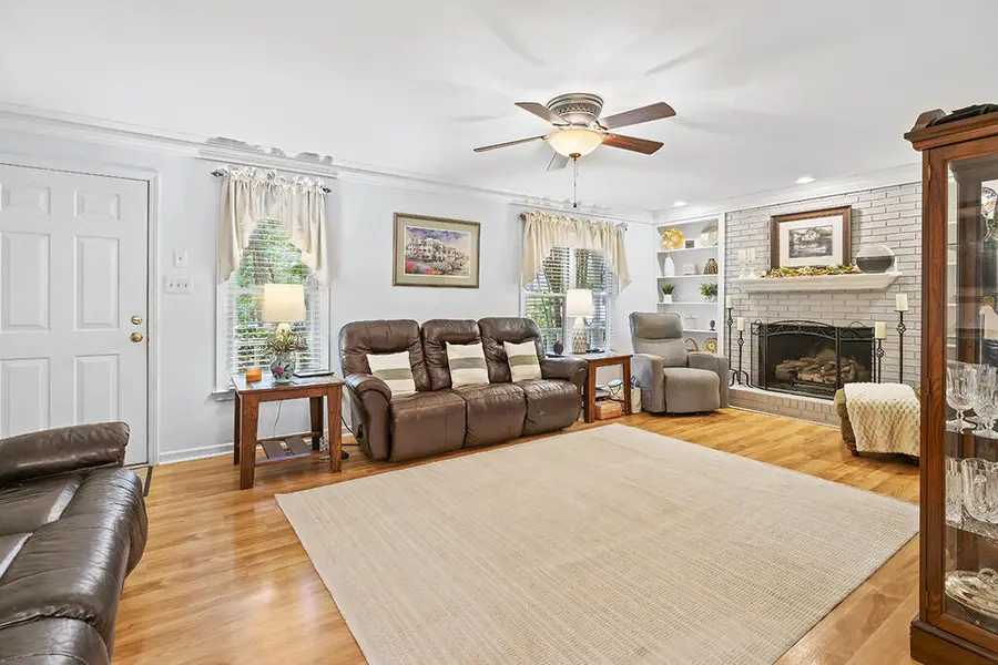 213 Chatham Ct, Greenwood, SC 29649 - #2