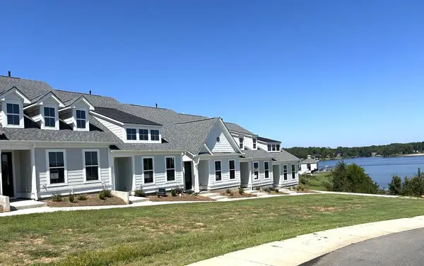220 Lake Greenwood Blvd, Greenwood, SC 29649