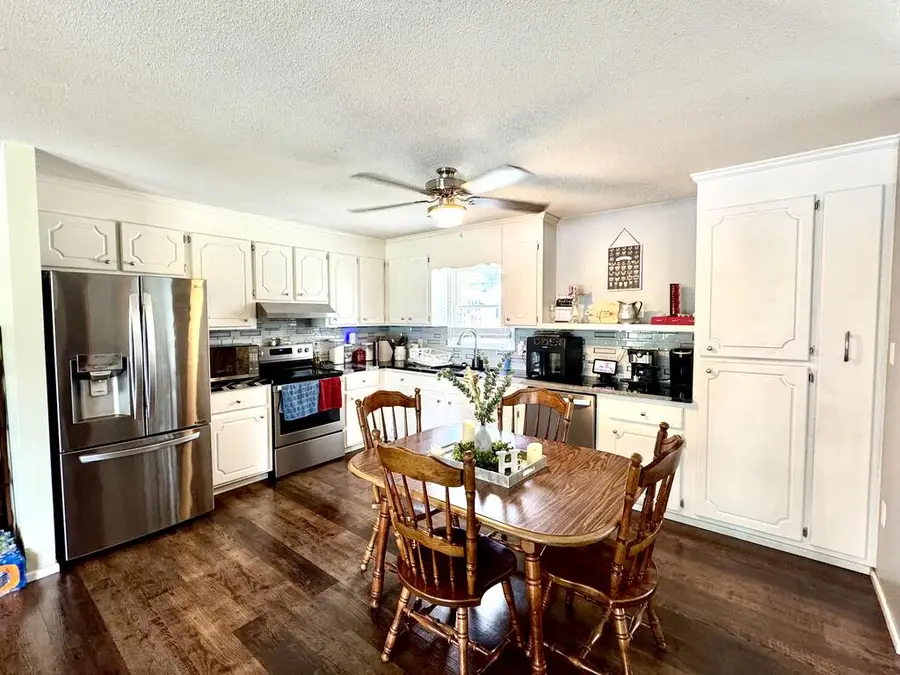 517 Lake Shore Dr, Iva, SC 29655 - #2