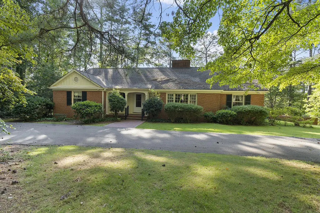 308 Hunting Rd, Greenwood, SC 29646 - #1