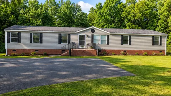 196 Harbor Crest Drive, Waterloo, SC 29384