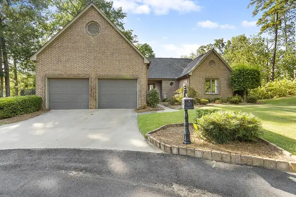 202 Deer Run Ln, Greenwood, SC 29646