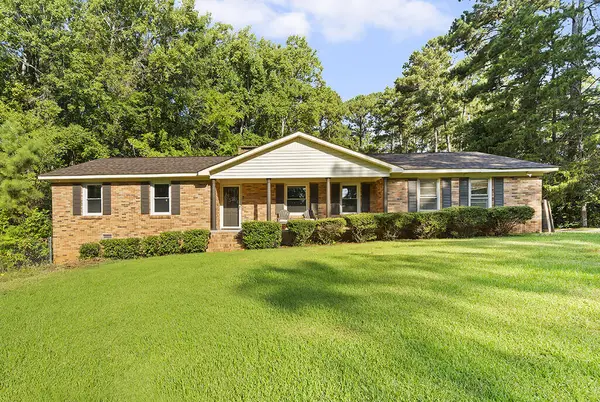 612 Cobb Rd, Greenwood, SC 29649