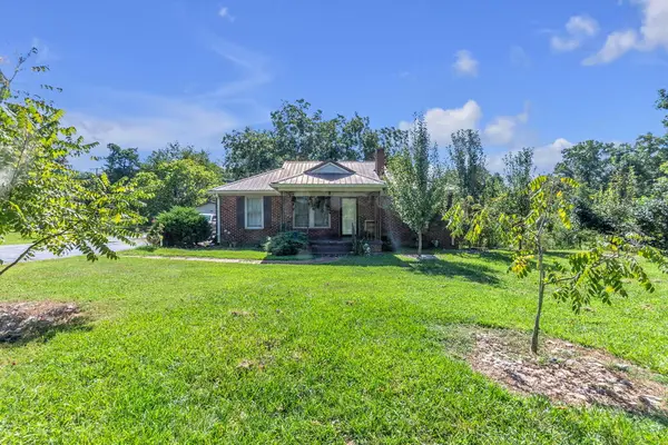 379 W Main St, Donalds, SC 29638
