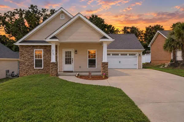 215 Hunt St, Greenwood, SC 29649