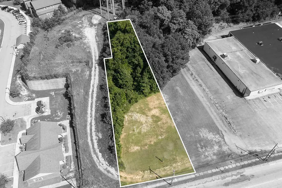 300 N Cambridge Street, Ninety Six, SC 29666 - #2