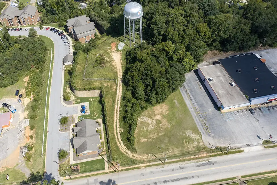 300 N Cambridge Street, Ninety Six, SC 29666 - #3