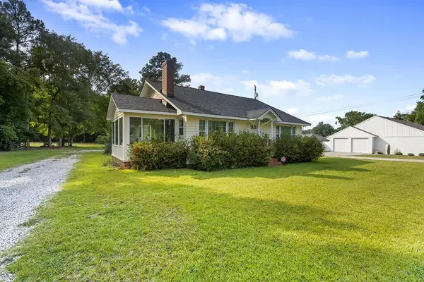 721 Laurel Avenue E, Greenwood, SC 29649