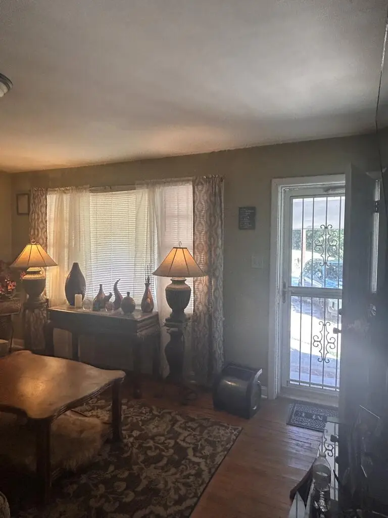 220 New Market St, Greenwood, SC 29649 - #2