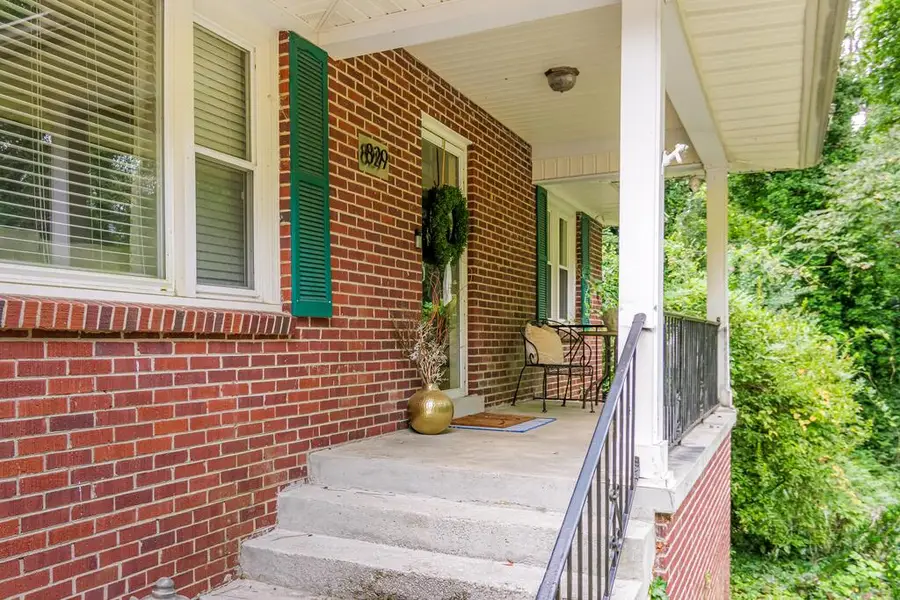 829 Sunset Drive, Greenwood, SC 29646 - #2