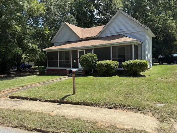 228 Reynolds, Greenwood, SC 29601