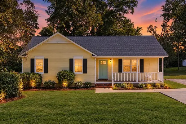 2526 Montague Ave Ext, Greenwood, SC 29649