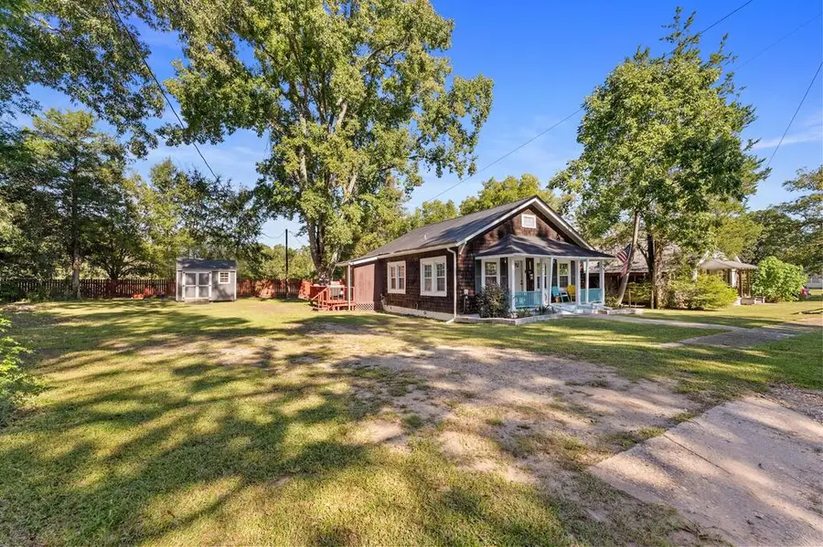 304 Langley St, Abbeville, SC 29620 - #3