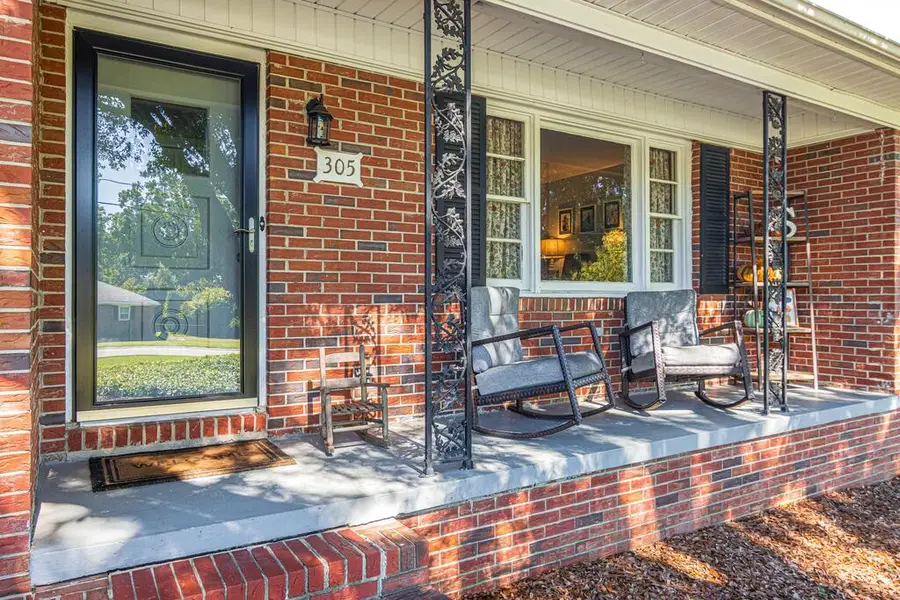 305 Belle Meade Rd, Greenwood, SC 29649 - #2