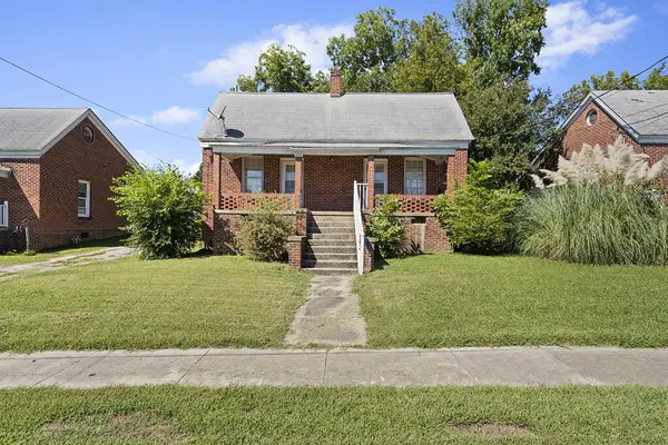 222 Merriman Ave, Greenwood, SC 29646