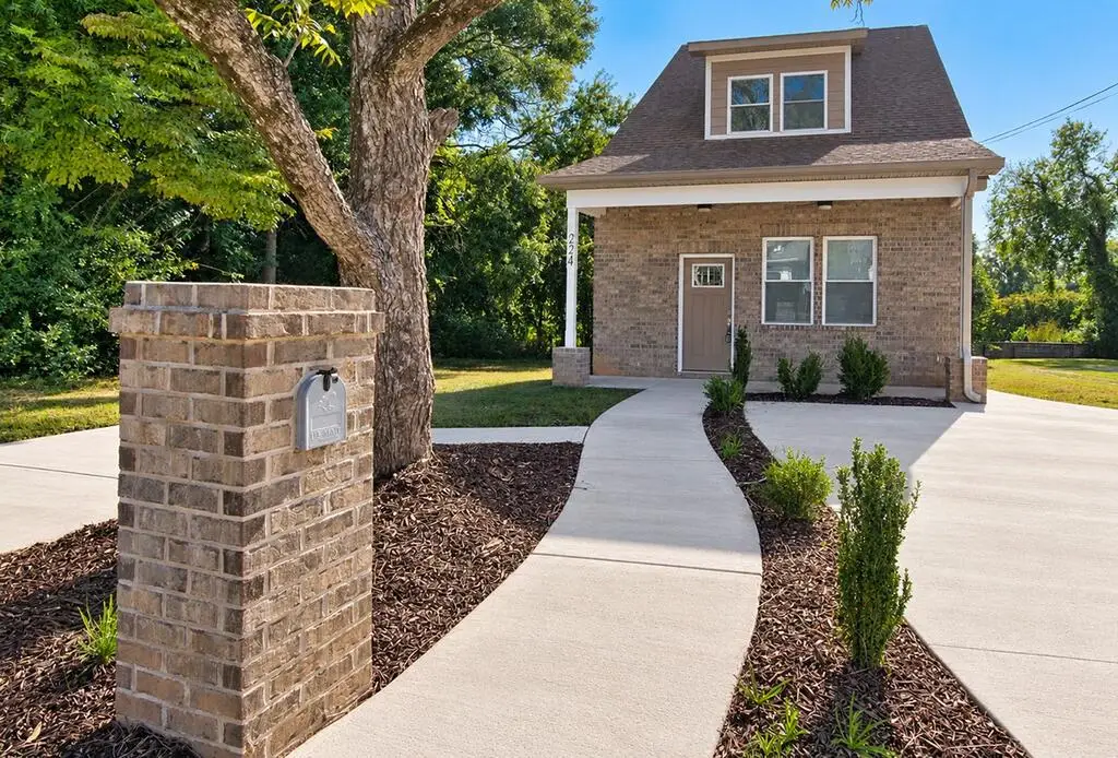 224 Grace St, Greenwood, SC 29649 - #1