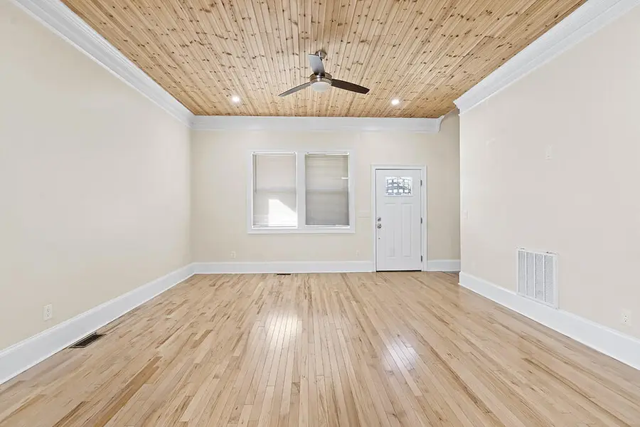 224 Grace St, Greenwood, SC 29649 - #3