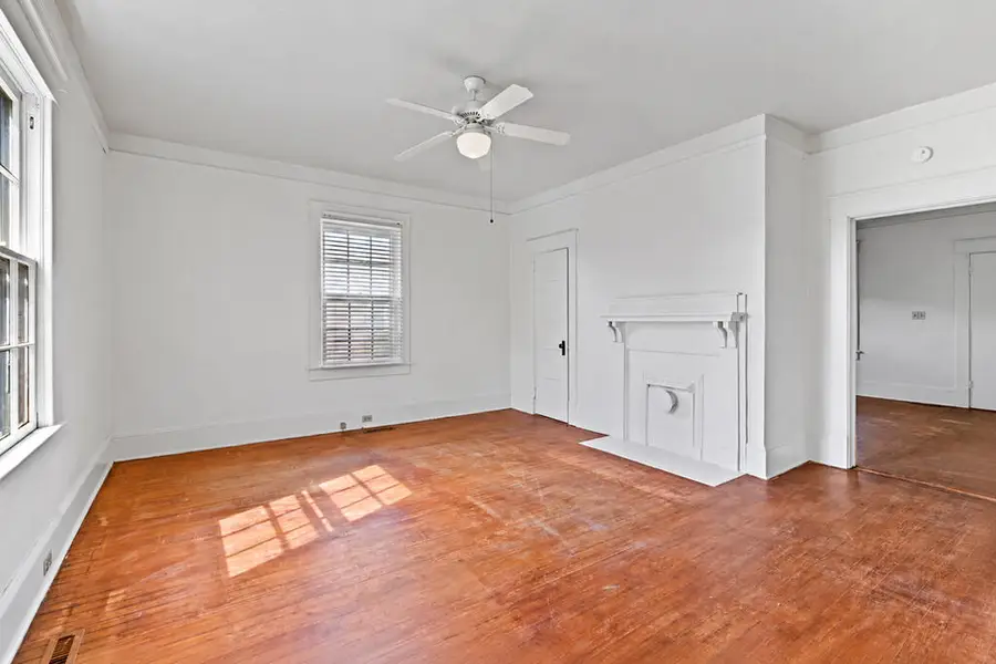 92 Fourth St, Greenwood, SC 29646 - #2