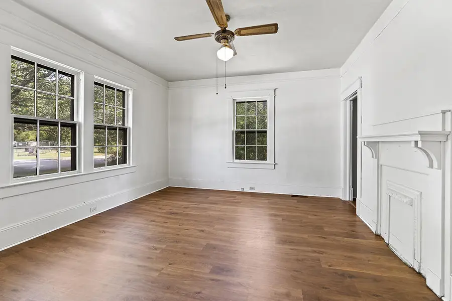 92 Fourth St, Greenwood, SC 29646 - #3