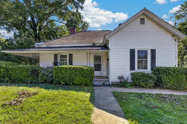 26 W Main St, Ware Shoals, SC 29692