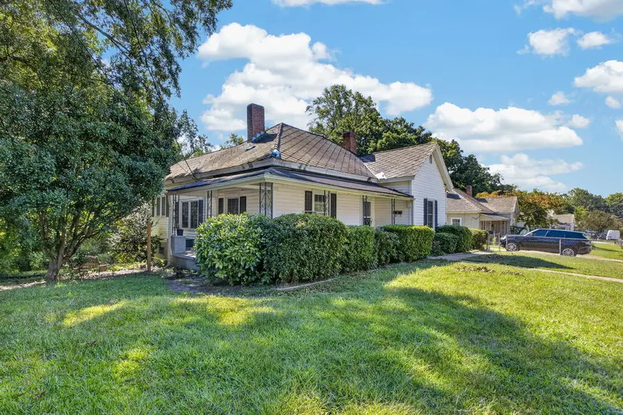 26 W Main St, Ware Shoals, SC 29692 - #2