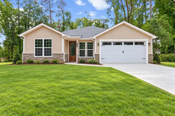 1003 Grace Street, Greenwood, SC 28649