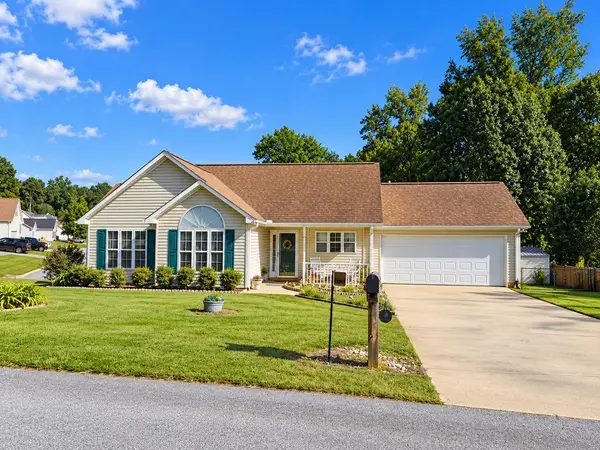 220 Winding Creek Dr, Greenwood, SC 29646