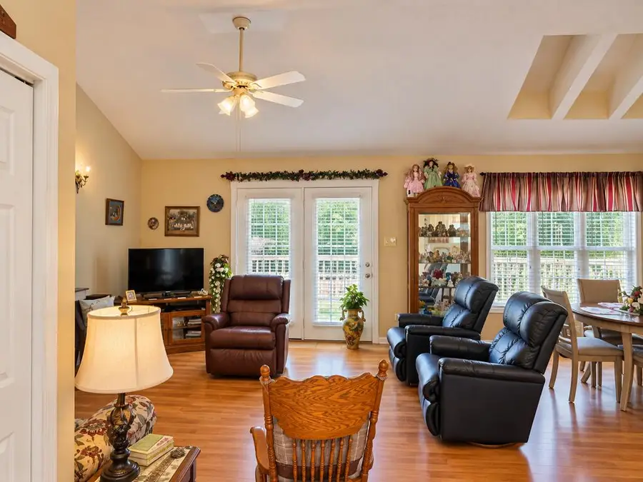 220 Winding Creek Dr, Greenwood, SC 29646 - #2