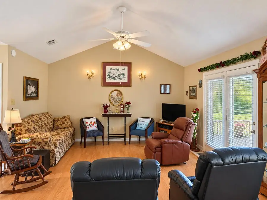 220 Winding Creek Dr, Greenwood, SC 29646 - #3