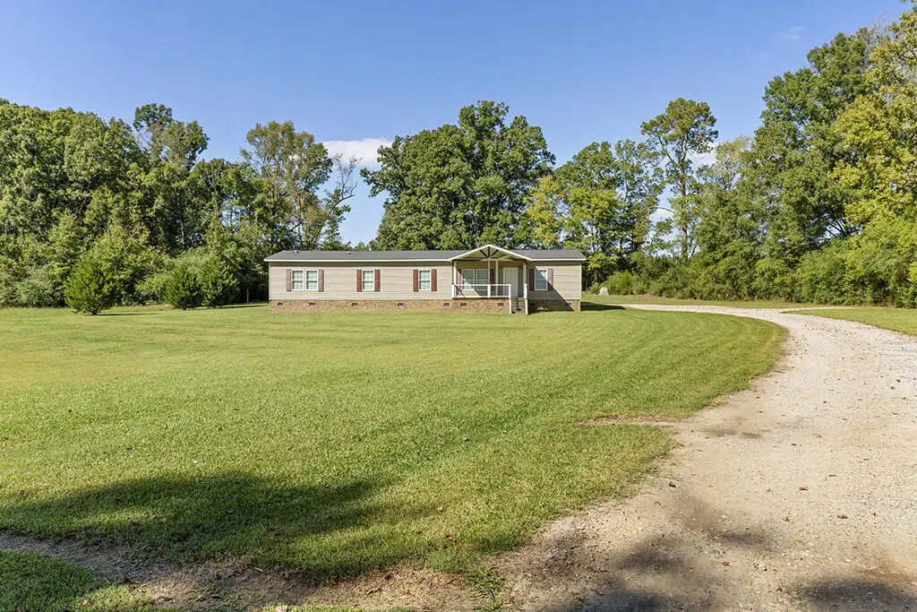6498 Greenwood Highway, Saluda, SC 29138 - #1