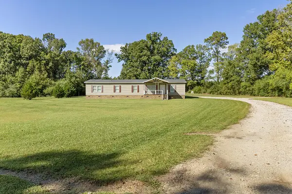 6498 Greenwood Highway, Saluda, SC 29138