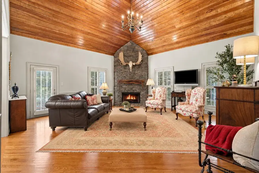 306 Parkwood Rd, Greenwood, SC 29646 - #2