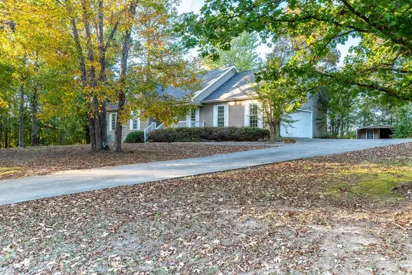 66 Hanover Ct, Abbeville, SC 29620