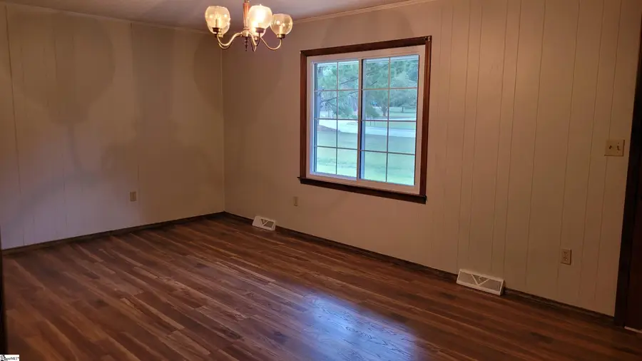 102 Brookwood Lane, Greenwood, SC 29646 - Image #3