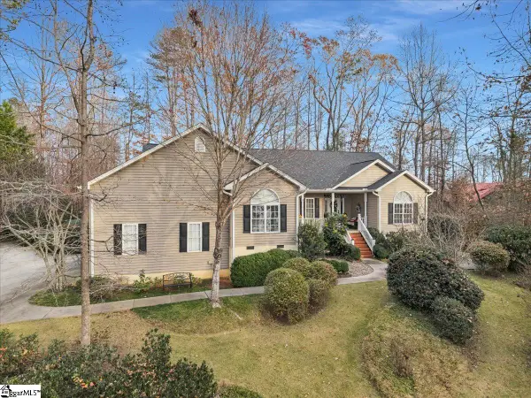 121 Sunset Bay Boulevard, Seneca, SC 29672