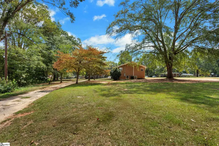 301 Crestwood Drive, Mauldin, SC 29662 - Image #2