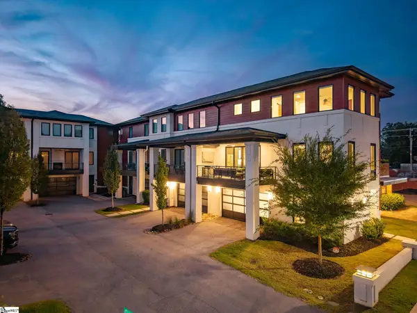 2 Calhoun Hill Way, Greenville, SC 29601