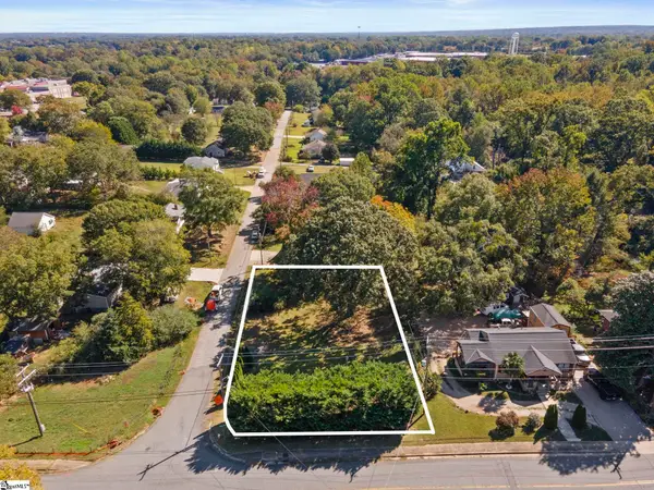 2 Edgewater Lane, Greenville, SC 29609