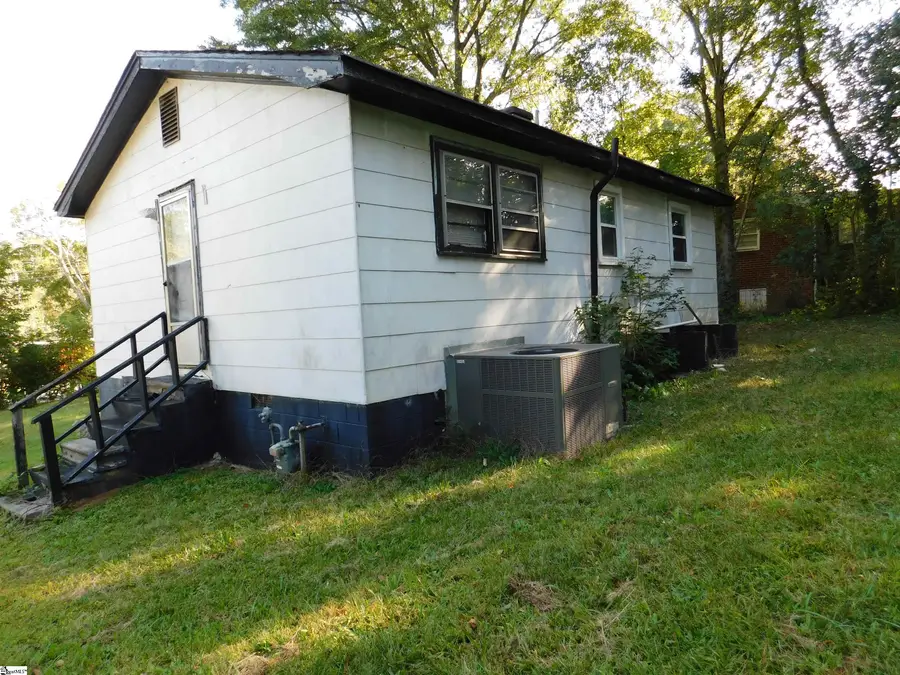 451 Sunnyside Circle, Greer, SC 29651 - Image #3